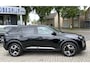 Peugeot 2008 1.2 Benzine 100 Pk. Allure *** ( Ook in Wit of Blauw Leverbaar ) *** * Draadloos Navigatie & Spotify via Apple Carplay / Android Auto * L.M. Velgen * Climate & Cruise Control * Dab Radio * Voorzijde en Achter Parkeer Sensoren * Vingerhoets; Vierde Generatie Eersteklas Service. Al meer dan 100 jaar een begrip in de Brabantse Kempen.