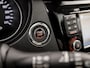 Nissan Qashqai 1.2 N-Connecta (PANORAMADAK, NAVIGATIE, 360 CAMERA, TREKHAAK, SPORTSTOELEN, GETINT GLAS, CRUISE, NIEUWSTAAT)
