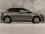 Volkswagen Polo 1.0 TSI Sportline (VIRTUAL COCKPIT, APPLE CARPLAY, GROOT NAVI, CLIMATE, SPORTSTOELEN, PARKEERSENSOREN, GETINT GLAS, LM VELGEN, ADAPTIVE CRUISE, NIEUWSTAAT)