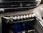 Peugeot 3008 1.6 HYbrid4 300 GT 300Pk Automaat (PANORAMADAK, APPLE CARPLAY, GROOT NAVI, 360 CAMERA, SPORTSTOELEN, ADAPTIVE CRUISE, GETINT GLAS, NIEUWSTAAT)