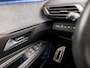 Peugeot 3008 1.6 HYbrid4 300 GT 300Pk Automaat (PANORAMADAK, APPLE CARPLAY, GROOT NAVI, 360 CAMERA, SPORTSTOELEN, ADAPTIVE CRUISE, GETINT GLAS, NIEUWSTAAT)