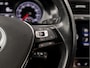 Volkswagen Golf 1.0 TSI Sportline (APPLE CARPLAY, BLACK PACK, GROOT NAVI, CAMERA, SPORTSTOELEN, ADAPTIVE CRUISE, GETINT GLAS, PARKEERSENSOREN, NIEUWSTAAT)