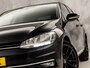 Volkswagen Golf 1.0 TSI Sportline (APPLE CARPLAY, BLACK PACK, GROOT NAVI, CAMERA, SPORTSTOELEN, ADAPTIVE CRUISE, GETINT GLAS, PARKEERSENSOREN, NIEUWSTAAT)