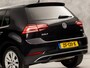 Volkswagen Golf 1.0 TSI Sportline (APPLE CARPLAY, GROOT NAVI, CAMERA, SPORTSTOELEN, ADAPTIVE CRUISE, GETINT GLAS, PARKEERSENSOREN, NIEUWSTAAT)
