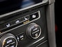 Volkswagen Golf 1.0 TSI Sportline (APPLE CARPLAY, GROOT NAVI, CAMERA, SPORTSTOELEN, ADAPTIVE CRUISE, GETINT GLAS, PARKEERSENSOREN, NIEUWSTAAT)