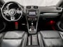 Volkswagen Golf 2.0 GTI 211Pk Automaat (SCHUIFDAK, NAVIGATIE, DYNAUDIO, LEDER, CAMERA, STOELVERWARMING, SPORTSTOELEN, GETINT GLAS, CRUISE, NIEUWSTAAT)