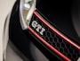 Volkswagen Golf 2.0 GTI 211Pk Automaat (SCHUIFDAK, NAVIGATIE, DYNAUDIO, LEDER, CAMERA, STOELVERWARMING, SPORTSTOELEN, GETINT GLAS, CRUISE, NIEUWSTAAT)