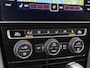 Volkswagen Golf Variant 1.5 TSI Highline 150pk Automaat Panoramadak Trekhaak Navigatie Apple Carplay Android Auto Camera Parkeersensoren Adaptive Cruise Control Full Led Stoelverwarming Climate Control Lichtmetalen velgen