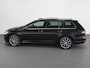 Volkswagen Golf Variant 1.5 TSI Highline 150pk Automaat Panoramadak Trekhaak Navigatie Apple Carplay Android Auto Camera Parkeersensoren Adaptive Cruise Control Full Led Stoelverwarming Climate Control Lichtmetalen velgen