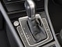 Volkswagen Golf Variant 1.5 TSI Highline 150pk Automaat Panoramadak Trekhaak Navigatie Apple Carplay Android Auto Camera Parkeersensoren Adaptive Cruise Control Full Led Stoelverwarming Climate Control Lichtmetalen velgen