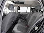 Volkswagen Golf Variant 1.5 TSI Highline 150pk Automaat Panoramadak Trekhaak Navigatie Apple Carplay Android Auto Camera Parkeersensoren Adaptive Cruise Control Full Led Stoelverwarming Climate Control Lichtmetalen velgen