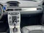 Volvo V70 2.0 D4 Automaat -Standkachel - Schuifdak - Stoelverwarming - Stuurverwarming - Trekhaak - Auto is door ons onderhouden