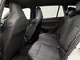 Volkswagen Golf Variant 1.5 eTSI R-Line Business Digital Cockpit 12.9 inch Touchscreen Camera ACC Lane Assist Side Assist CarPlay DAB Climatronic Stoelverwarming Privacy Glass 17 inch LM Velgen Pure White
