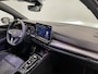 Volkswagen Golf Variant 1.5 eTSI R-Line Business Digital Cockpit 12.9 inch Touchscreen Camera ACC Lane Assist Side Assist CarPlay DAB Climatronic Stoelverwarming Privacy Glass 17 inch LM Velgen Pure White