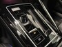 Volkswagen Golf Variant 1.5 eTSI R-Line Business Digital Cockpit 12.9 inch Touchscreen Camera ACC Lane Assist Side Assist CarPlay DAB Climatronic Stoelverwarming Privacy Glass 17 inch LM Velgen Pure White