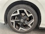 Volkswagen Golf Variant 1.5 eTSI R-Line Business Digital Cockpit 12.9 inch Touchscreen Camera ACC Lane Assist Side Assist CarPlay DAB Climatronic Stoelverwarming Privacy Glass 17 inch LM Velgen Pure White