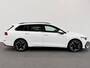 Volkswagen Golf Variant 1.5 eTSI R-Line Business Digital Cockpit 12.9 inch Touchscreen Camera ACC Lane Assist Side Assist CarPlay DAB Climatronic Stoelverwarming Privacy Glass 17 inch LM Velgen Pure White