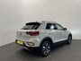 Volkswagen T-Roc 1.0 TSI 85 kW Move Discover Media Navi Digital Cockpit App-Connect DAB Climatronic Stoelverwarming Privacy Glass Park Assist Lane Assist Front Assist 17 inch LM Velgen Ascot Gray