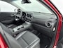 Hyundai Kona Electric EV Premium 64 kWh | SOH %96.1 | Elektrische stoelen | Dodehoek detectie | Achteruitrij camera | Navigatie |