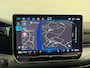 Volkswagen Golf 1.5 eTSI DSG7 Automaat Trekhaak Camera LED IQ Matrix Stoel en Stuurverwarming Adaptive Cruise Control Digitaal Display DAB Apple Carplay Android Auto Climate Control
