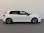 Volkswagen Golf 1.5 eTSI DSG7 Automaat Trekhaak Camera LED IQ Matrix Stoel en Stuurverwarming Adaptive Cruise Control Digitaal Display DAB Apple Carplay Android Auto Climate Control