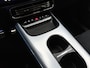 Mercedes-Benz GLB 250+ Business Solution AMG 7p. 85.5 kWh | Premium Plus pakket | Winterpakket | Nightpakket | Trekhaak | Vast panoramadak | GUARD 360° | Warmtewerend, donkergetint glas | Burmester® 3D surround sound system |