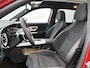Mercedes-Benz GLB 250+ Business Solution AMG 7p. 85.5 kWh | Premium Plus pakket | Winterpakket | Nightpakket | Trekhaak | Vast panoramadak | GUARD 360° | Warmtewerend, donkergetint glas | Burmester® 3D surround sound system |