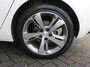 Peugeot 308 1.2 PureTech Allure | Panoramadak | 17” LM | Parkeersensor v+a | Navi | Cruise | Clima | Apple CarPlay/Android Auto |