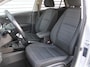 Kia Stonic 1.0 T-GDi MHEV DynamicLine | Stoelverwarming | Camera | Parkeersensor v+a | Clima | Navi | Apple Carplay/Android Auto | 15" LM | Cruise |