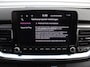 Kia Stonic 1.0 T-GDi MHEV DynamicLine | Stoelverwarming | Camera | Parkeersensor v+a | Clima | Navi | Apple Carplay/Android Auto | 15" LM | Cruise |