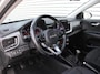 Kia Stonic 1.0 T-GDi MHEV DynamicLine | Stoelverwarming | Camera | Parkeersensor v+a | Clima | Navi | Apple Carplay/Android Auto | 15" LM | Cruise |