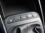 Kia Stonic 1.0 T-GDi MHEV DynamicLine | Stoelverwarming | Camera | Parkeersensor v+a | Clima | Navi | Apple Carplay/Android Auto | 15" LM | Cruise |