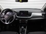Kia Stonic 1.0 T-GDi MHEV DynamicPlusLine | Stuur-/stoelverwarming | Camera | Clima | Cruise | 16" LM | Navi | LED | Keyless |
