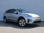 Kia Niro EV e-Niro DynamicPlusLine 64 kWh | Schuif-/kantel dak | Cruise adapt.| Navi | 17" LM | Stuur-/stoelverwarming | Camera | Clima |