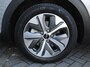 Kia Niro EV e-Niro DynamicPlusLine 64 kWh | Schuif-/kantel dak | Cruise adapt.| Navi | 17" LM | Stuur-/stoelverwarming | Camera | Clima |
