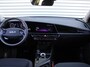 Kia Niro EV Light Edition 64.8 kWh | Camera | Cruise adapt. | Clima | 17" LM | Navi | Keyless | All season banden | 17% bijtelling |