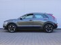 Kia Niro EV Light Edition 64.8 kWh | Camera | Cruise adapt. | Clima | 17" LM | Navi | Keyless | All season banden | 17% bijtelling |