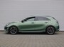 Kia Ceed 1.5 T-GDi GT-Line | Stuur-/stoelverwarming | Schuifdak | Cruise adapt. | Camera | 17" LM | LED | Dodehoek sensor | Draadloze lader |