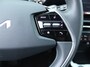 Kia Niro EV DynamicLine 64.8 kWh | 17" LM | Airco | Cruise | Camera | Navi | PDC |