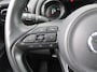 Mazda 2 Hybrid 1.5 Select | 16" LM | Stoel- & stuurverwarming | HUD | Camera | Dodehoek sensor | Clima | Apple Carplay/Android Auto |