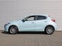 Mazda 2 1.5 e-SkyActiv-G 90PK 6MT Exclusive-Line | Private lease v.a. € 429 p/m | Camera | Dodehoek detectie | Clima | LED | Stoel- / Stuurverwarming |