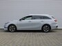 Kia Ceed Sportswagon 1.0 T-GDi MHEV Design Edition | Stuur-/stoelverwarming | Cruise adapt. | Camera | 16" LM | Elek. achterklep | JBL audio | LED |