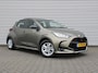 Mazda 2 Hybrid 1.5 Agile | Comfort pakket | Trekhaak | CarPlay | Camera | Stuur-/stoelverwarming | Cruise adapt. | 15" LM |