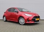 Mazda 2 Hybrid 1.5 Select | 16" LM | Stoel- & stuurverwarming | HUD | Camera | Dodehoek sensor |