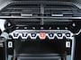 Peugeot 208 1.2 PureTech GT Pack | Stoelverwarming | Pano dak | Camera | Cruise adapt. | Dodehoek detectie | 17" LM | Navi | Clima | Leer/alcantara sportstoelen |