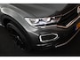 Volkswagen T-Roc 1.5 TSI 150pk DSG Sport Trekhaak Virtual cockpit Keyless Camera Stoelverwarming Navigatie