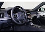 Volvo XC90 T8 AWD Ultra Black Ed. Executive - Luchtvering - Panorama/schuifdak - IntelliSafe Assist & Surround - 360º Camera - Bowers & Wilkins audio - Adaptieve LED koplampen - Verwarmde voorstoelen, stuur & achterbank - Parkeersensoren voor & achter - Elektr. bedienb. voorstoelen met geheugen - Geventileerde voorstoelen - Head up display - Draadloze tel. lader - Extra getint glas - Inklapbare trekhaak - 22' LMV