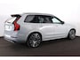 Volvo XC90 T8 AWD Ultra Black Ed. Executive - Luchtvering - Panorama/schuifdak - IntelliSafe Assist & Surround - 360º Camera - Bowers & Wilkins audio - Adaptieve LED koplampen - Verwarmde voorstoelen, stuur & achterbank - Parkeersensoren voor & achter - Elektr. bedienb. voorstoelen met geheugen - Geventileerde voorstoelen - Head up display - Draadloze tel. lader - Extra getint glas - Inklapbare trekhaak - 22' LMV