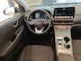 Hyundai Kona Electric 64 kWh 204pk EV Fashion | SOH 100% | Facelift | Warmtepomp | HUD | CarPlay | PDC | Camera | ACC | Navi | 17" velgen