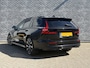 Volvo V60 T8 Plug-in hybrid AWD Plus Dark Performance Black Edition | Panoramadak | Harman Kardon | Extra geting glas | 20 inch | Polestar Optimalisatie|